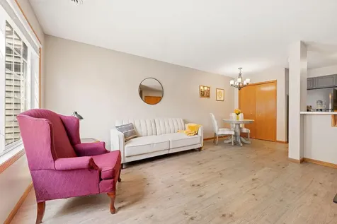 1229 Highpoint Curve Shakopee MN 55379