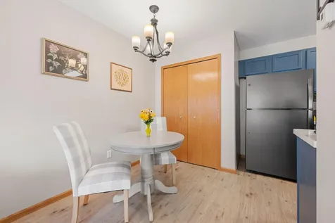 1229 Highpoint Curve Shakopee MN 55379