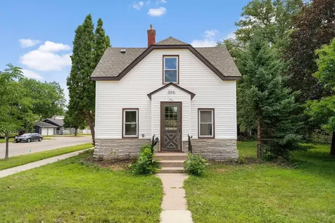 205 Adams Street SE Hutchinson MN 55350