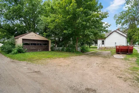 205 Adams Street SE Hutchinson MN 55350