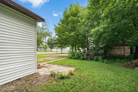 205 Adams Street SE Hutchinson MN 55350