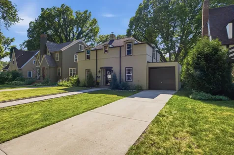 1541 9th Street S Fargo ND 58103