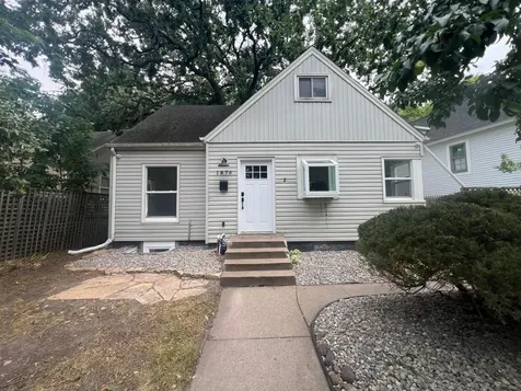 1876 Chelton Avenue W Saint Paul MN 55104