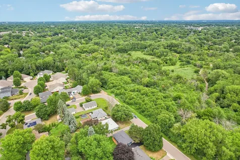 1625 Flag Avenue N Golden Valley MN 55427