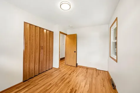 1625 Flag Avenue N Golden Valley MN 55427