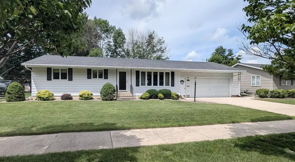 1407 9th Street NW Austin MN 55912