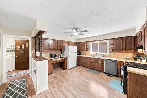 201 N Linden Street Belle Plaine MN 56011