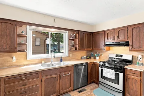 201 N Linden Street Belle Plaine MN 56011