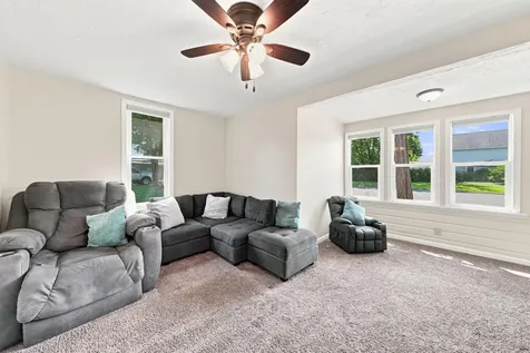 201 N Linden Street Belle Plaine MN 56011