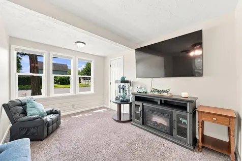 201 N Linden Street Belle Plaine MN 56011