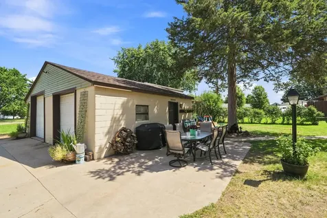 201 N Linden Street Belle Plaine MN 56011