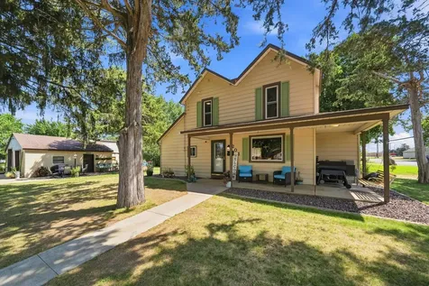 201 N Linden Street Belle Plaine MN 56011