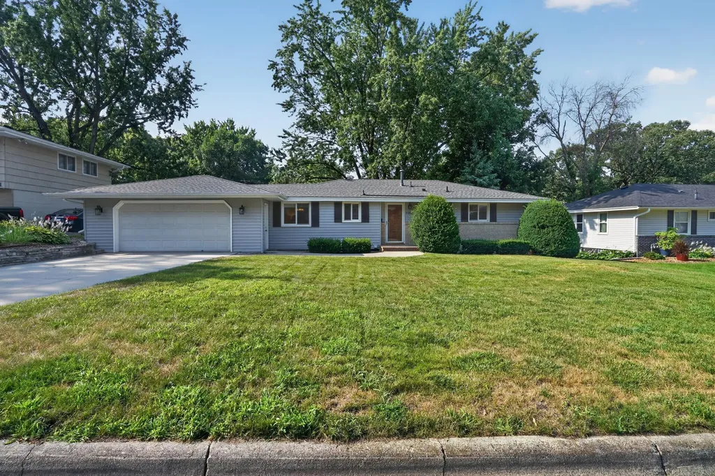 2009 W 83rd Street Bloomington MN 55431