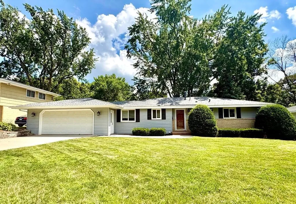 2009 W 83rd Street Bloomington MN 55431