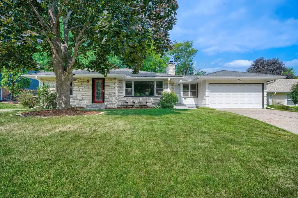 3705 Abbott Avenue N Robbinsdale MN 55422