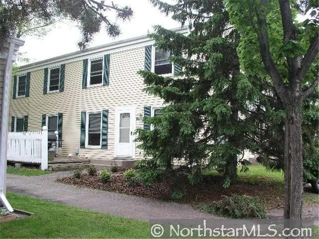 4980 Grenwich Trail N Oakdale MN 55128