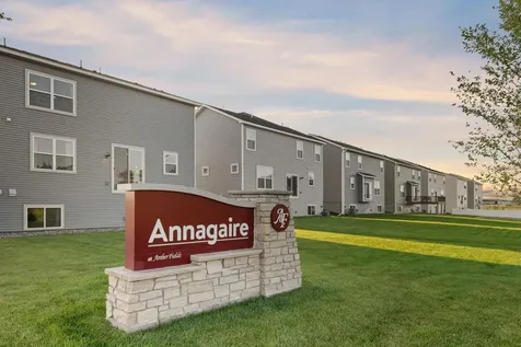 1102 Annagaire Curve Rosemount MN 55068