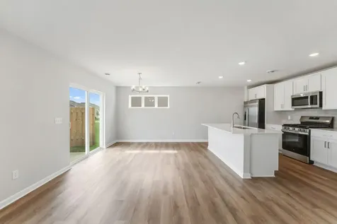 1102 Annagaire Curve Rosemount MN 55068