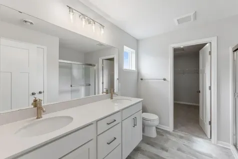1102 Annagaire Curve Rosemount MN 55068