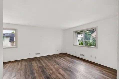 3750 Conroy Trail E Inver Grove Heights MN 55076
