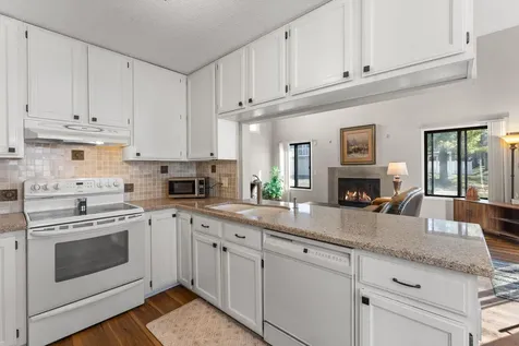 5550 Bimini Drive Minnetonka MN 55343