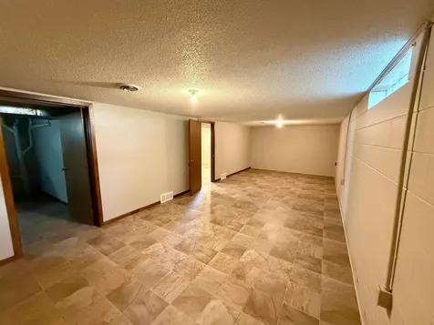 305 W 3rd Street Winthrop MN 55396