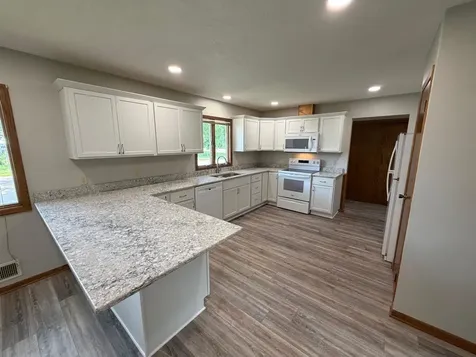 305 W 3rd Street Winthrop MN 55396