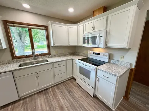 305 W 3rd Street Winthrop MN 55396