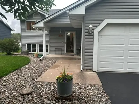 2643 Guthrie Avenue N Oakdale MN 55128
