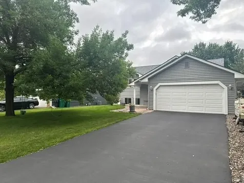 2643 Guthrie Avenue N Oakdale MN 55128