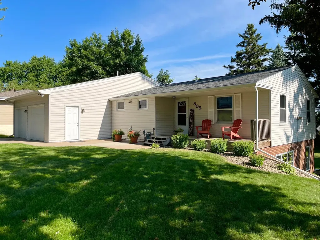 805 Highland Road Windom MN 56101