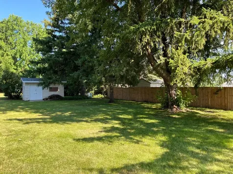 805 Highland Road Windom MN 56101