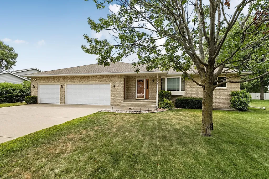 343 Pondview Lane Saint Joseph MN 56374