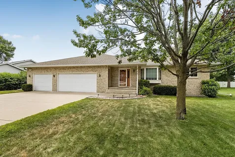 343 Pondview Lane Saint Joseph MN 56374
