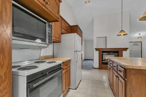 343 Pondview Lane Saint Joseph MN 56374
