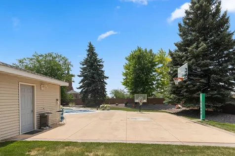 5039 Rose Creek Parkway S Fargo ND 58104