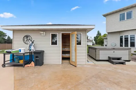 5039 Rose Creek Parkway S Fargo ND 58104