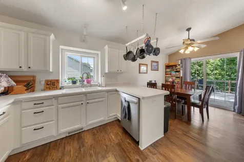 2206 W Hill Street Faribault MN 55021