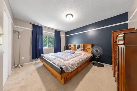 2206 W Hill Street Faribault MN 55021