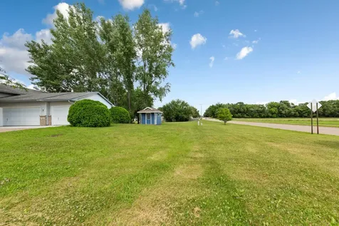 2206 W Hill Street Faribault MN 55021