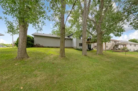 2206 W Hill Street Faribault MN 55021