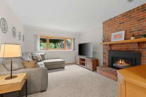 10359 Huntington Drive Eden Prairie MN 55347