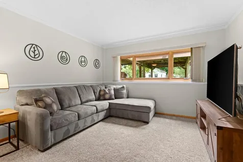 10359 Huntington Drive Eden Prairie MN 55347