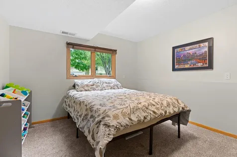 10359 Huntington Drive Eden Prairie MN 55347