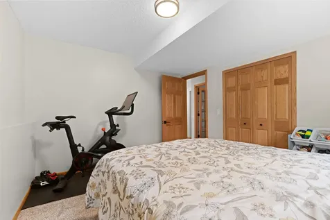 10359 Huntington Drive Eden Prairie MN 55347