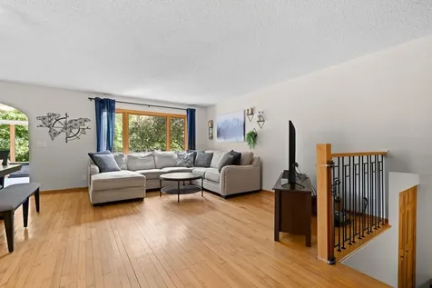 10359 Huntington Drive Eden Prairie MN 55347