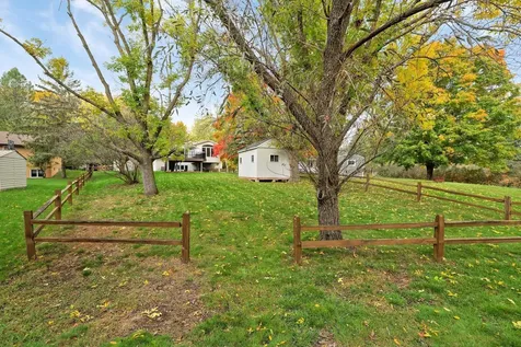 10359 Huntington Drive Eden Prairie MN 55347