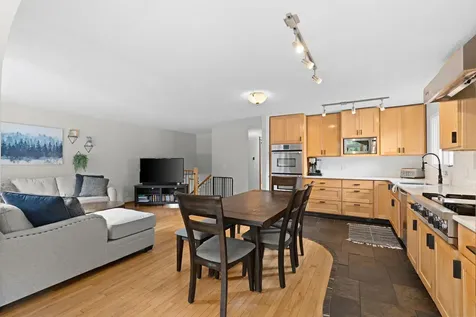 10359 Huntington Drive Eden Prairie MN 55347