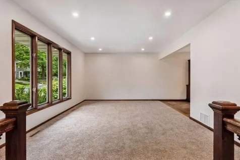 1086 Carlton Drive Shoreview MN 55126