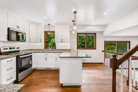 1086 Carlton Drive Shoreview MN 55126